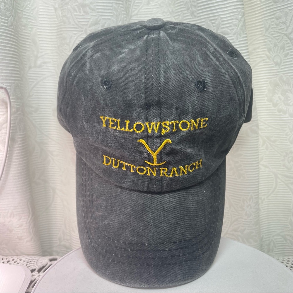 NWOT Yellowstone Dutton Ranch Men's Gray Baseball Cap One Size Gold Embroidery.